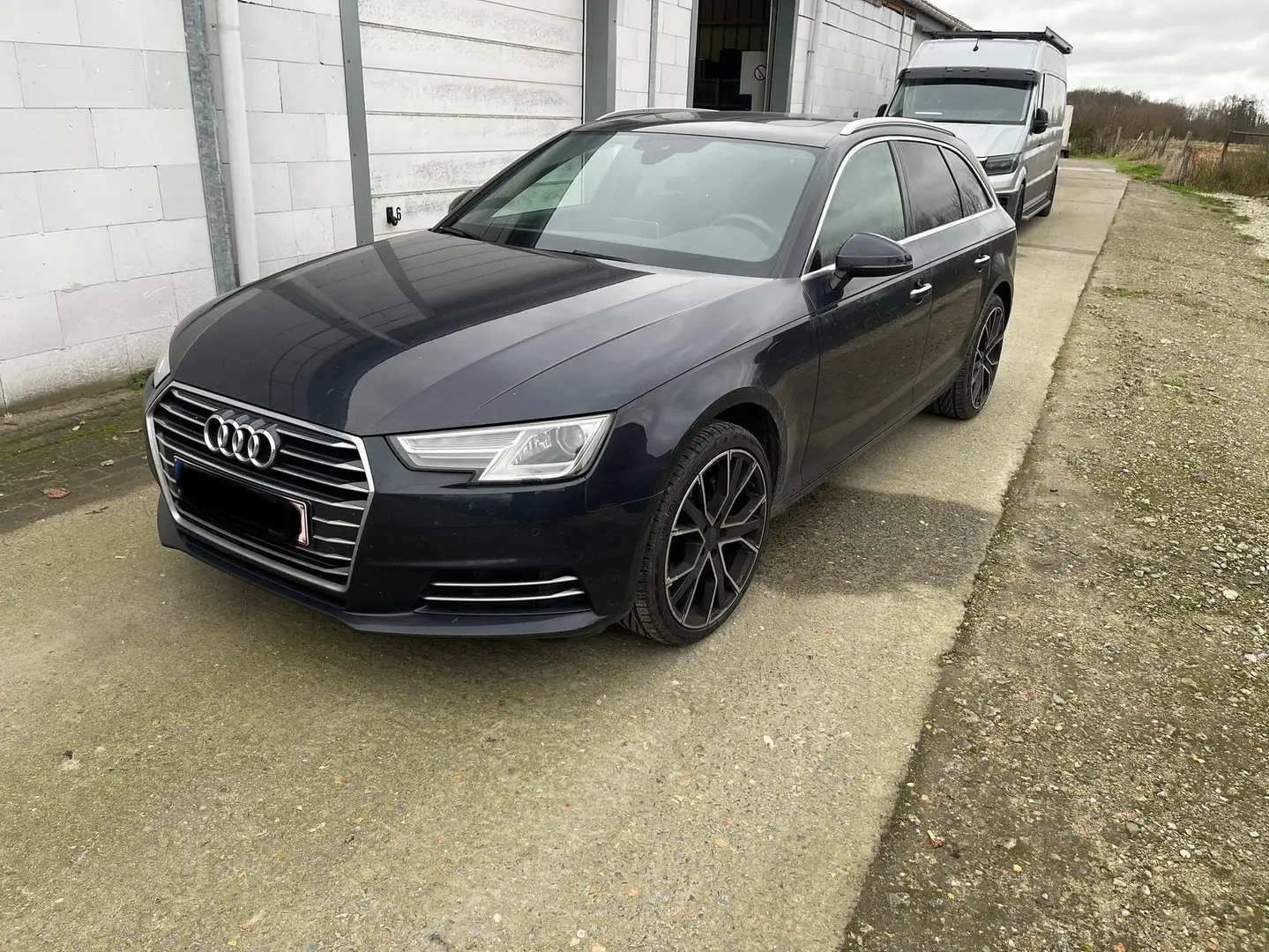 Audi A4 A4 Avant 2.0 TDI ultra DPF Attraction Blauw - 1