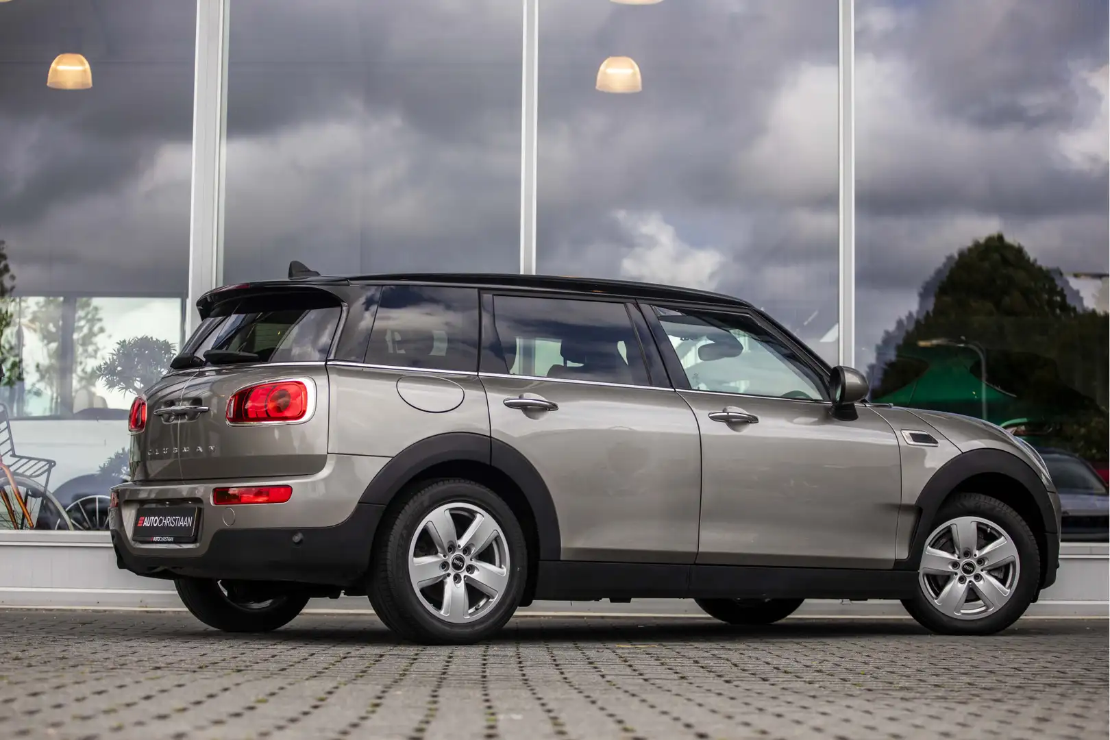 MINI One Clubman Mini 1.5 Chili Serious Business | Automaat | LED | Šedá - 2