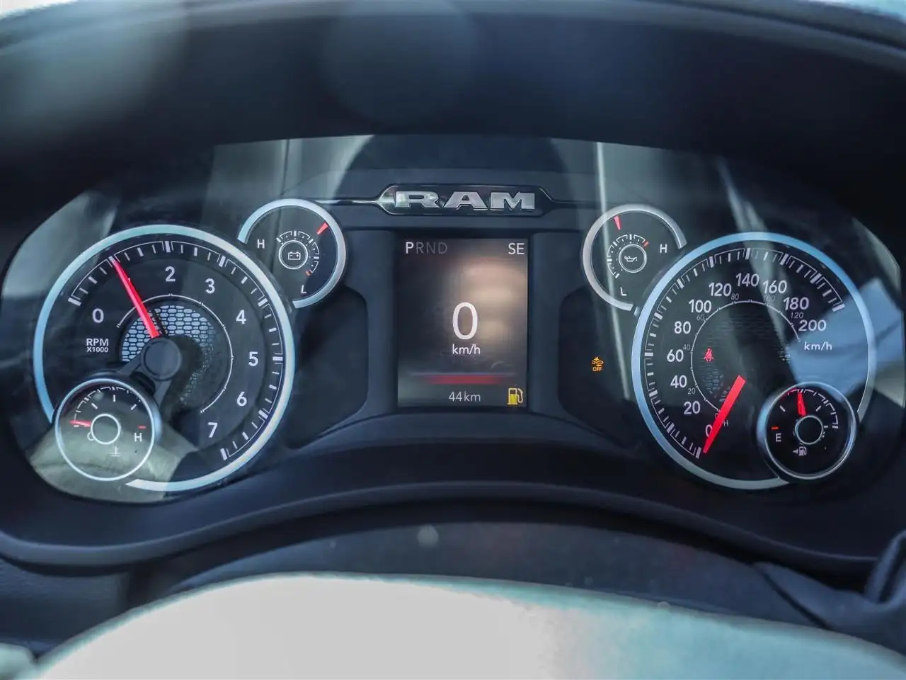 RAM 2500 снимка RAM 2500