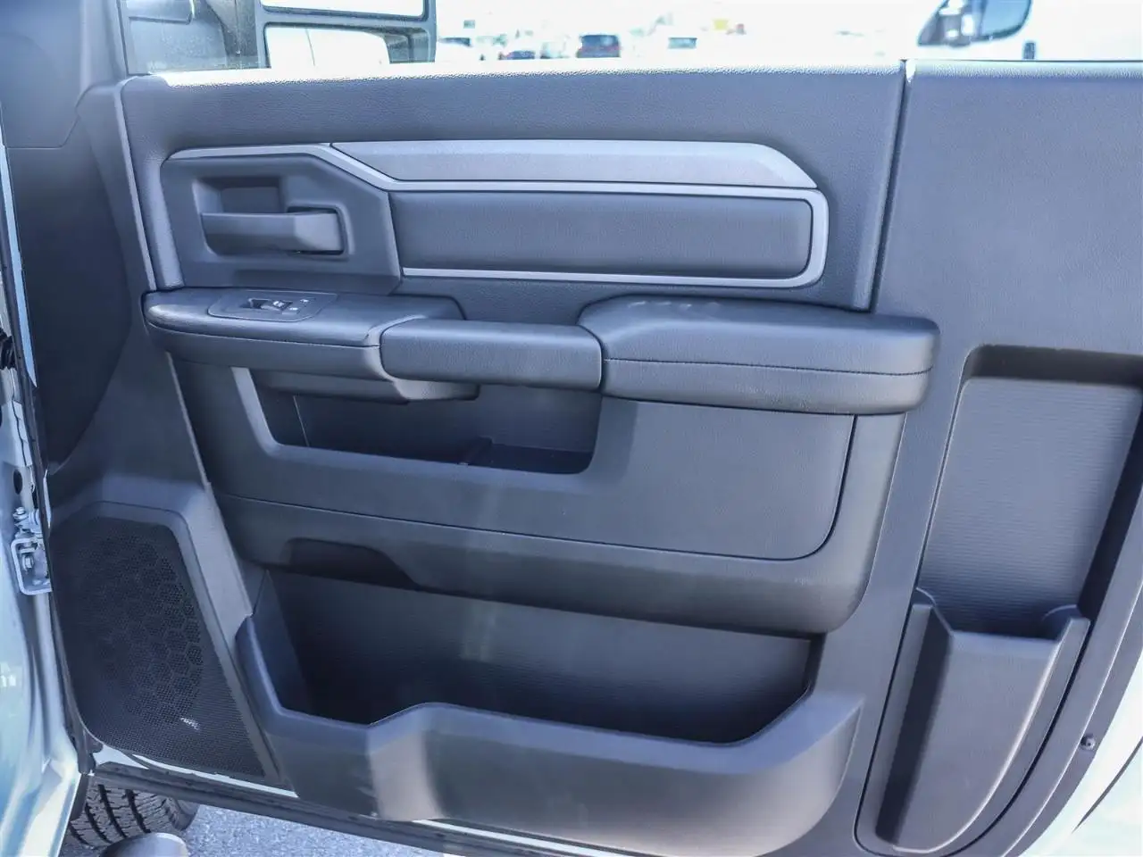 RAM 2500 снимка RAM 2500