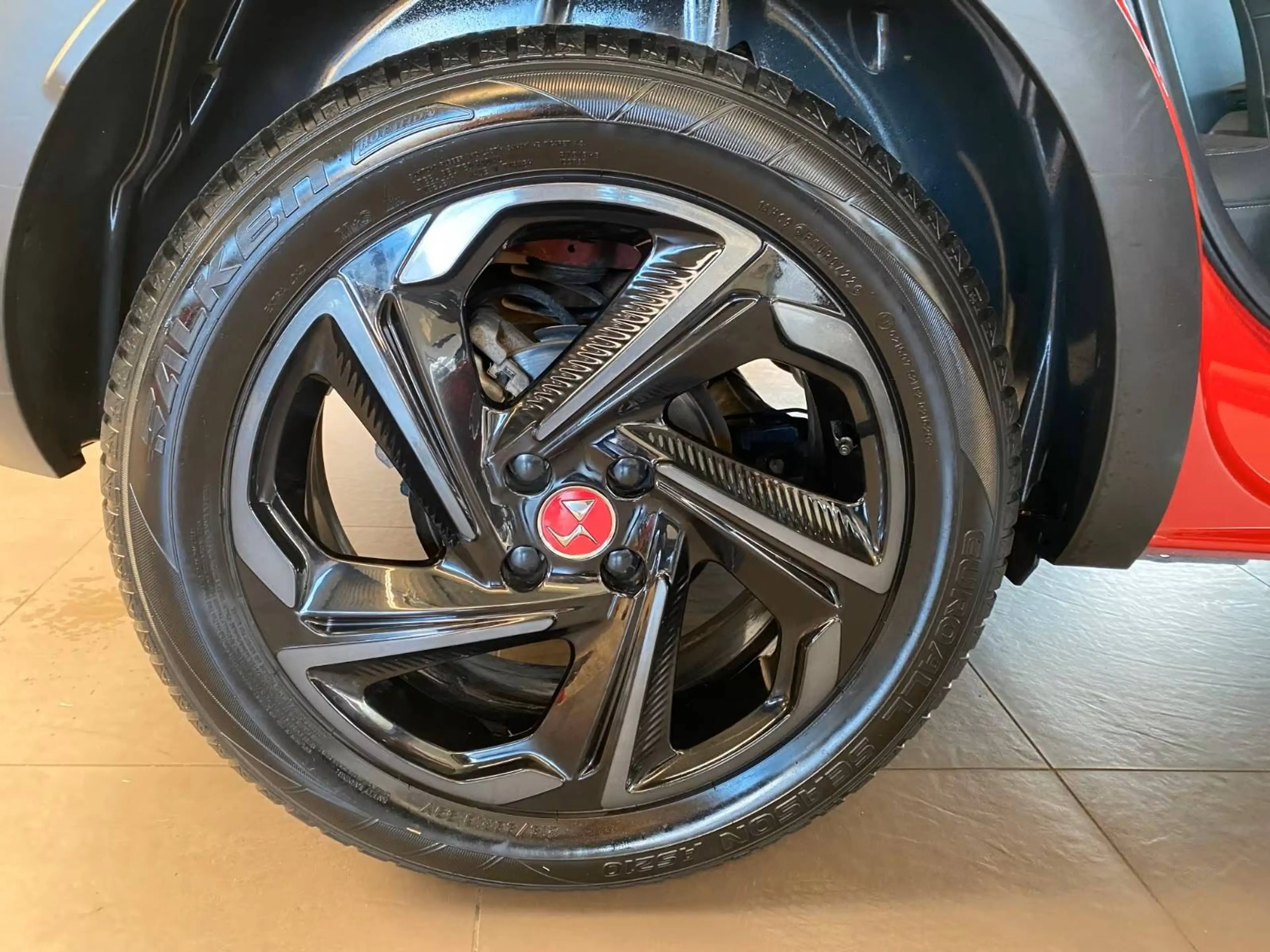 DS Automobiles DS 3 Performance Line — photo 2