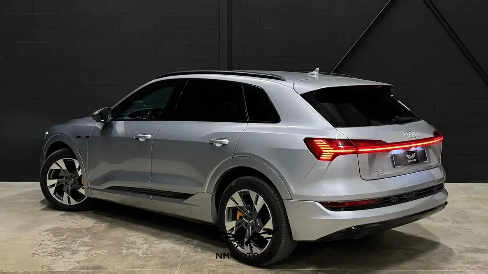 Audi e-tron Quattro 50 AVUS 313 CV Schwarz - 2