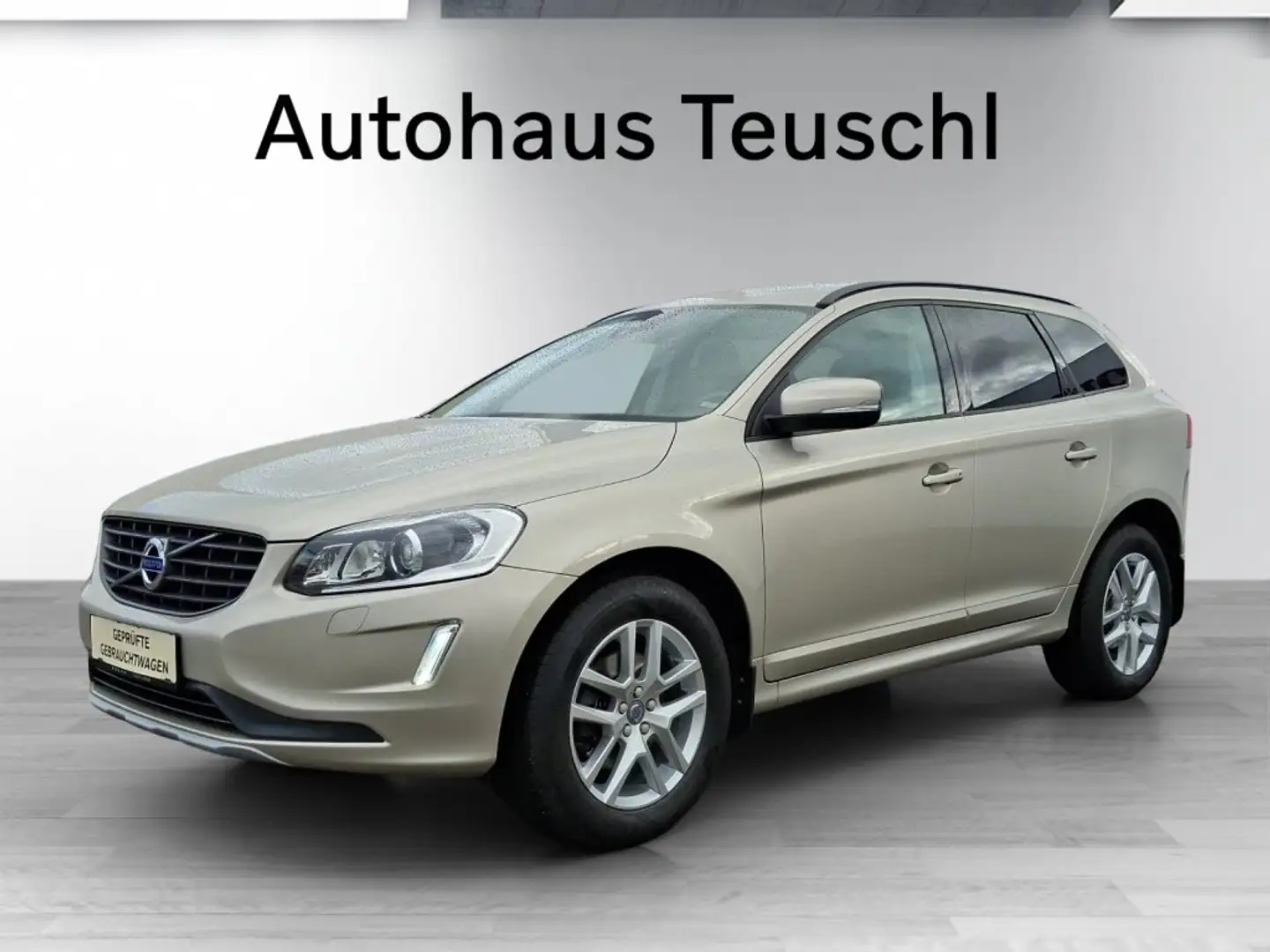 Volvo XC60 D3 Kinetic Beige - 1