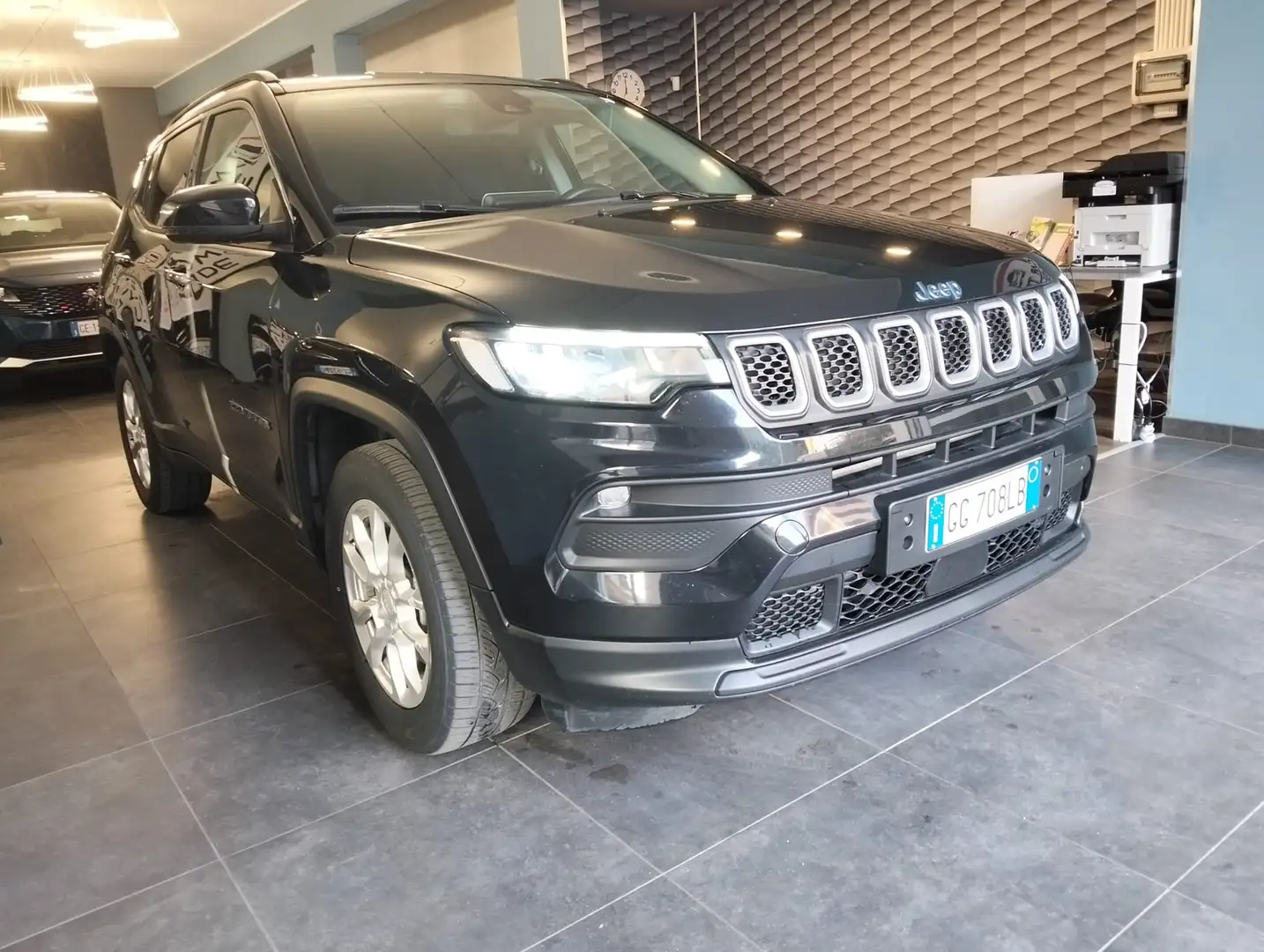 Jeep Compass 1.3 turbo t4 phev Longitude 4xe auto Czarny - 1