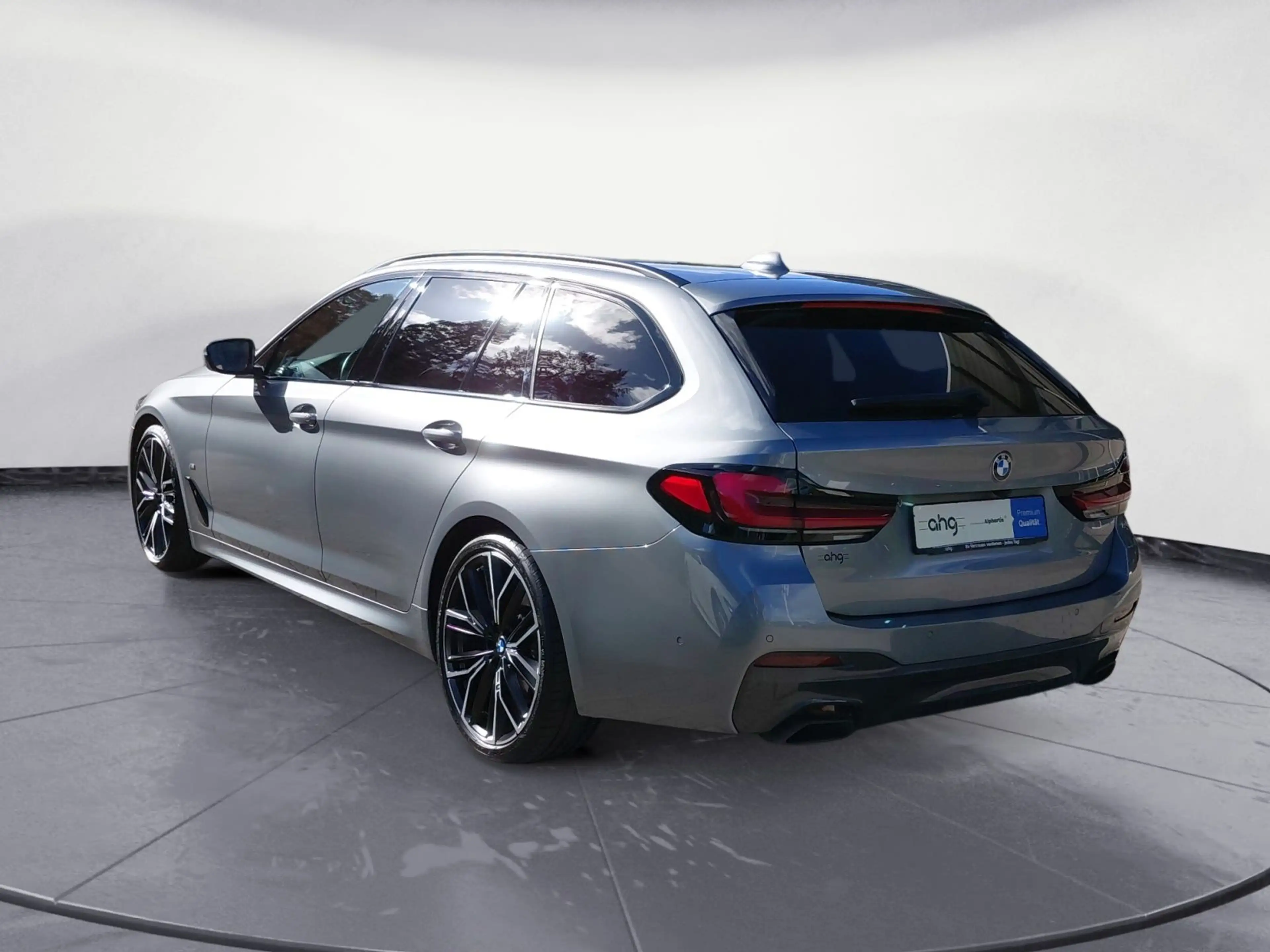 BMW 530 d Touring M Sportpaket Sport Aut. Panorama — photo 5