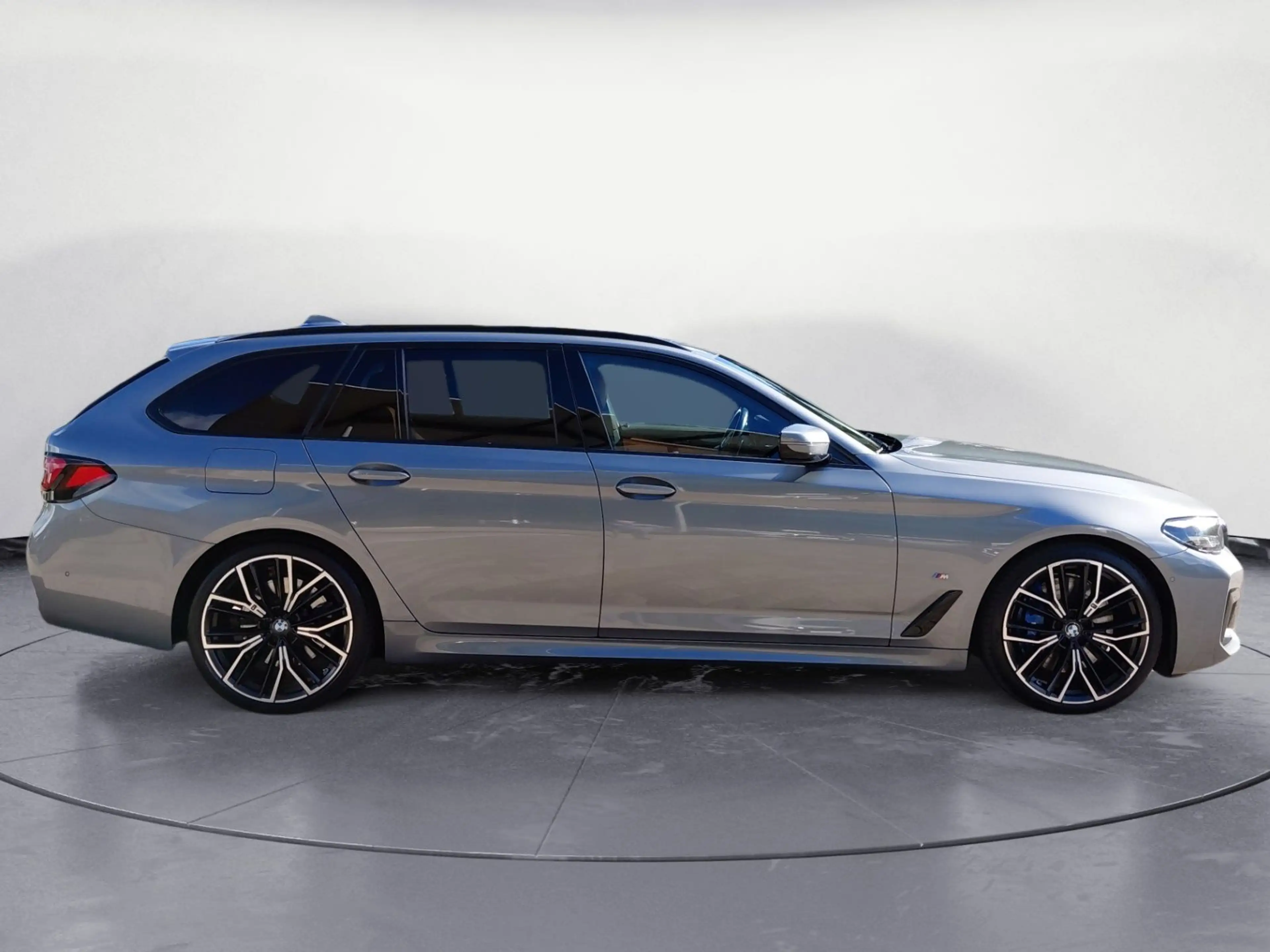 BMW 530 d Touring M Sportpaket Sport Aut. Panorama — photo 7