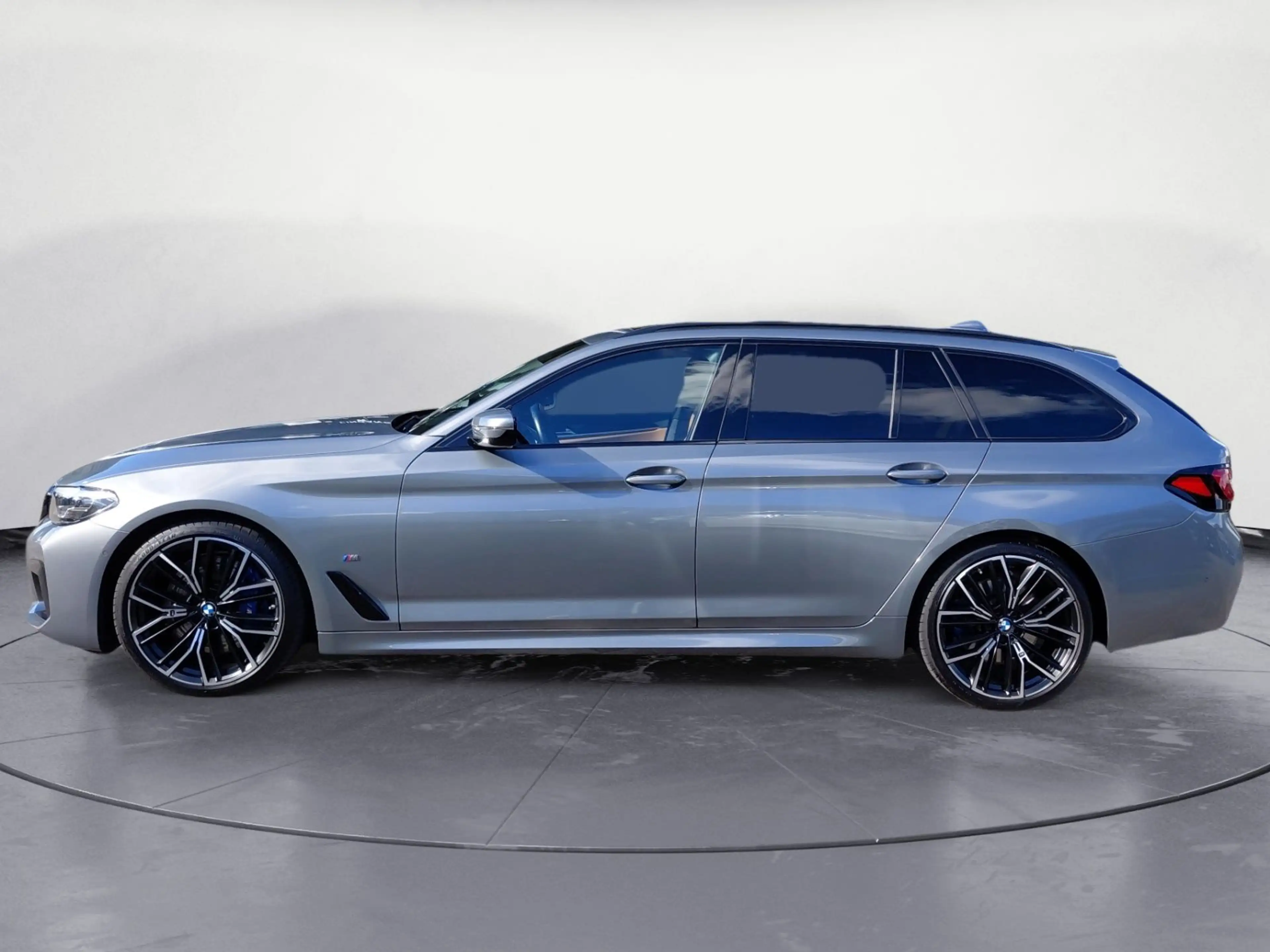 BMW 530 d Touring M Sportpaket Sport Aut. Panorama — photo 4