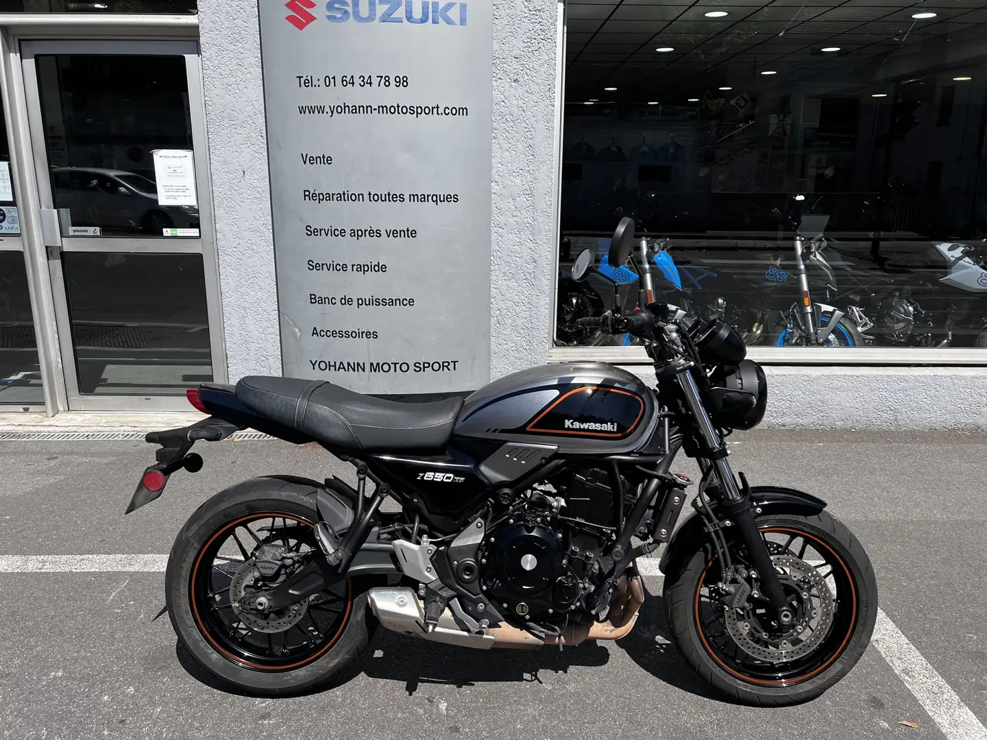 Kawasaki Z 650 Gris - 1