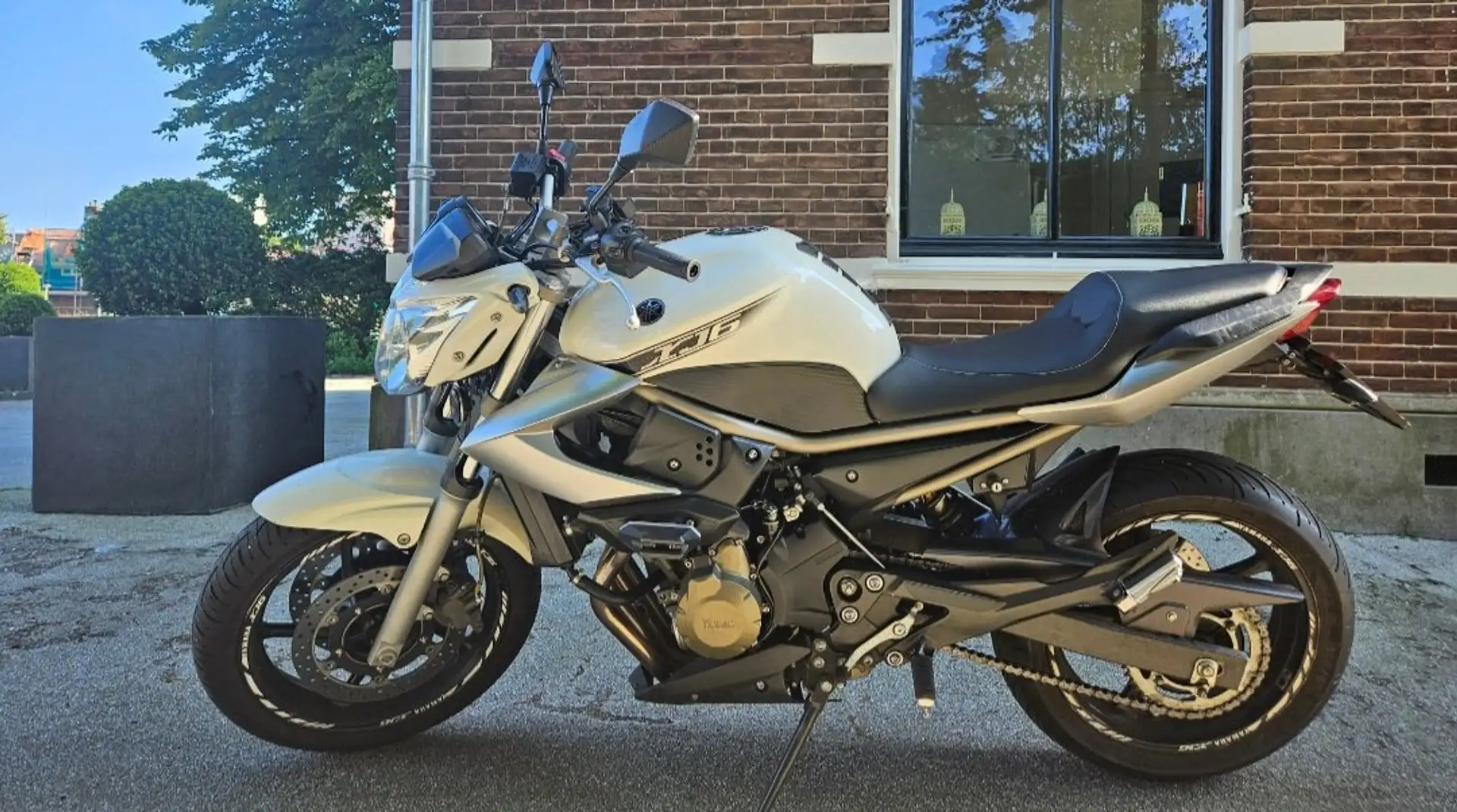 Yamaha XJ 600 Alb - 1