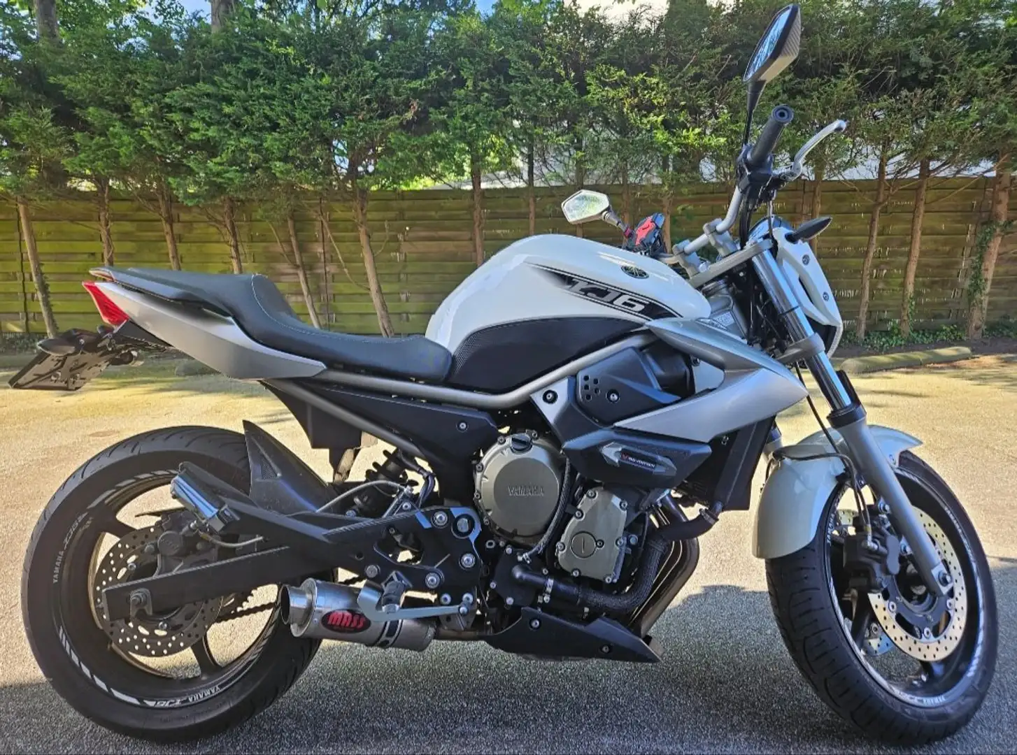 Yamaha XJ 600 Alb - 2