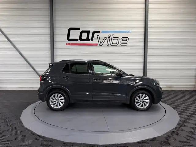 Volkswagen T-Cross view 3