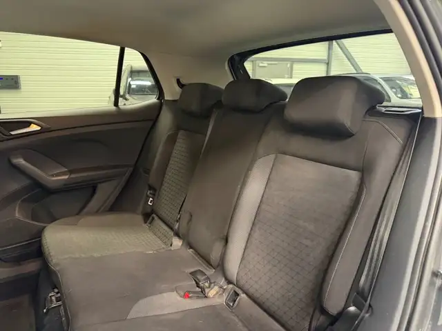 Volkswagen T-Cross view 18