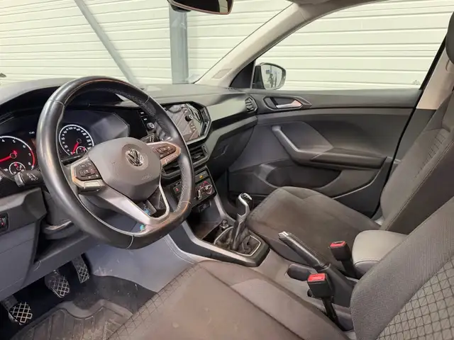 Volkswagen T-Cross view 10