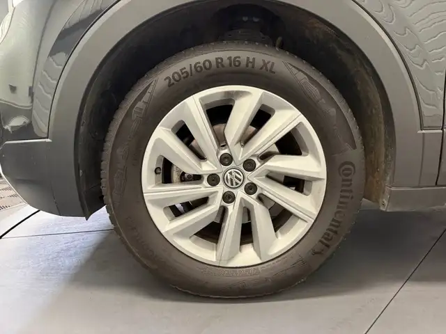 Volkswagen T-Cross view 21