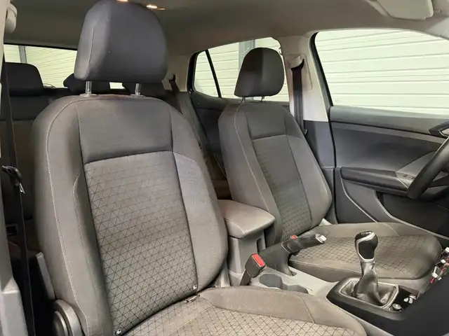 Volkswagen T-Cross view 16