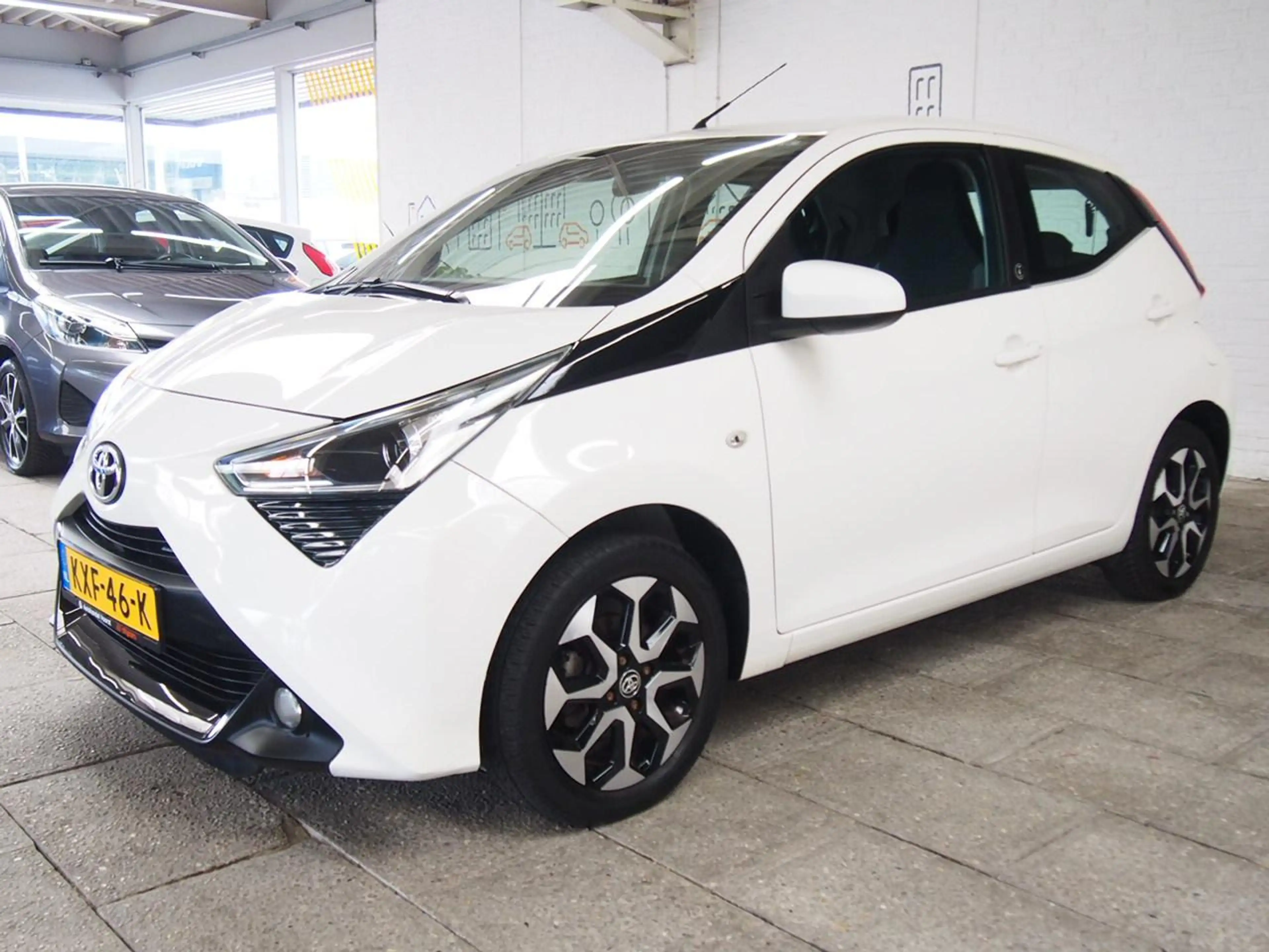 Toyota Aygo 1.0 VVT-i x-cite Apple Carplay Camera (APK:Nieuw) — photo 4