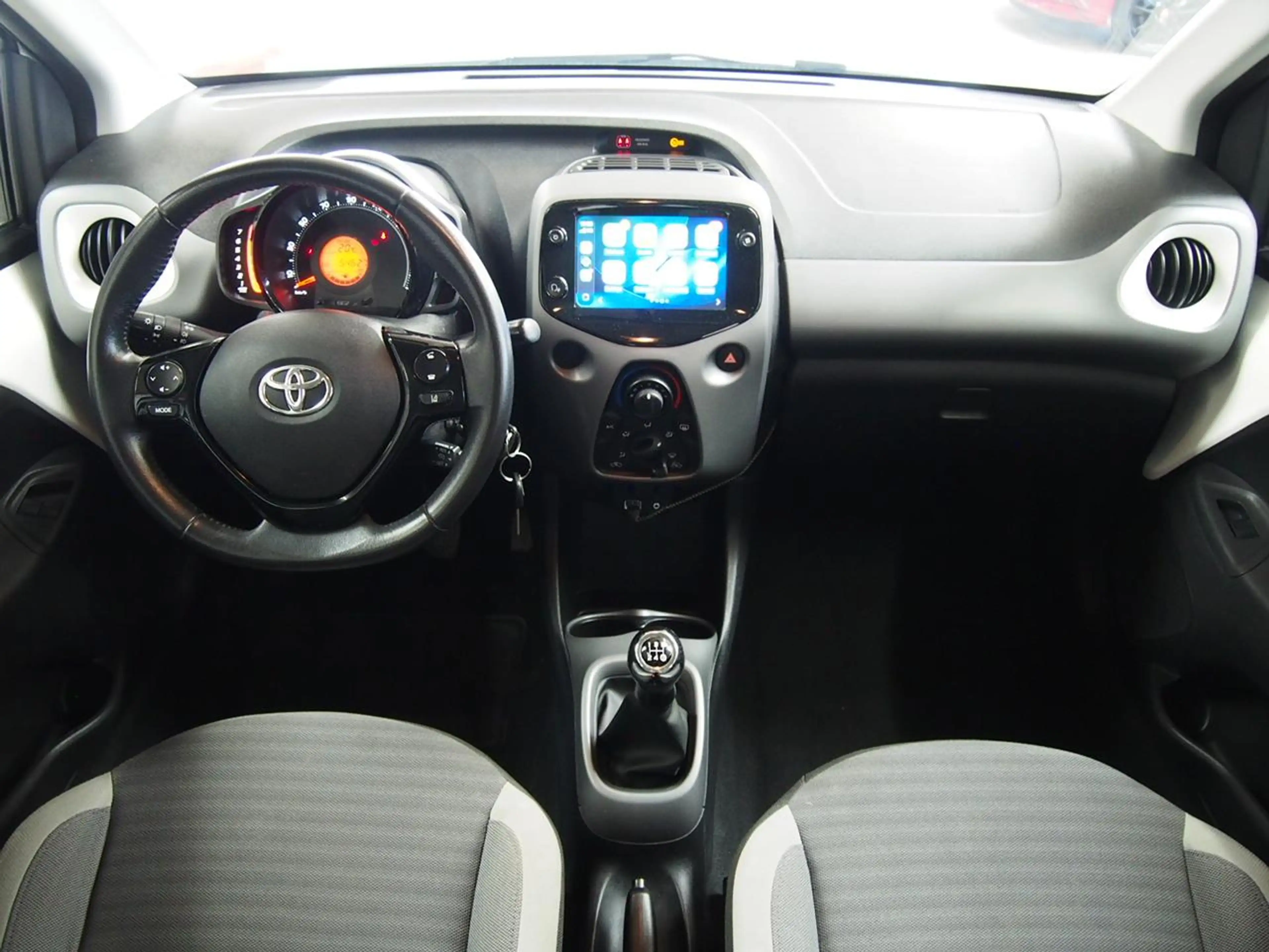 Toyota Aygo 1.0 VVT-i x-cite Apple Carplay Camera (APK:Nieuw) — photo 7
