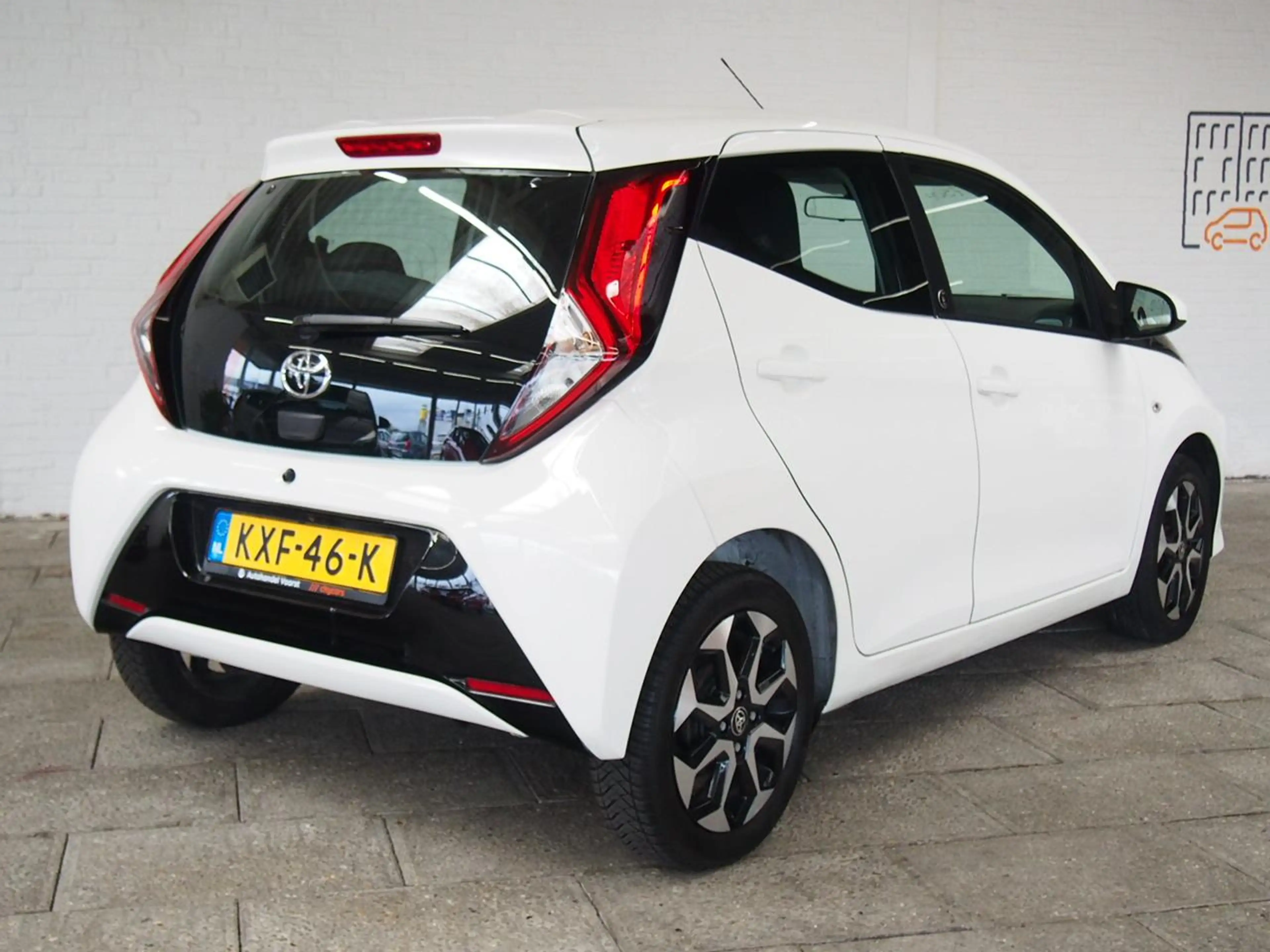 Toyota Aygo 1.0 VVT-i x-cite Apple Carplay Camera (APK:Nieuw) — photo 2