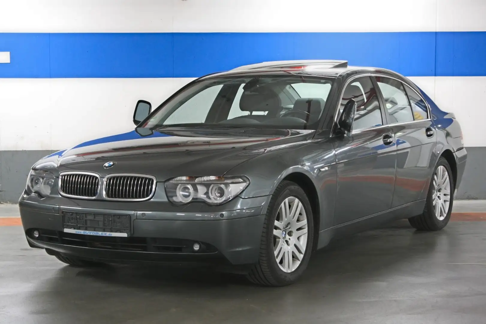 BMW 745 8-Zylinder aus 2. Hand Grau - 1