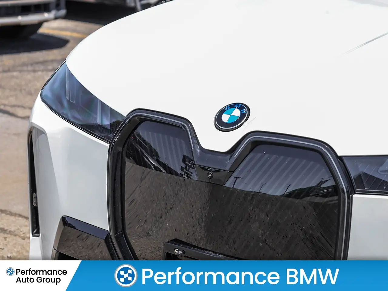 BMW iX photo BMW iX