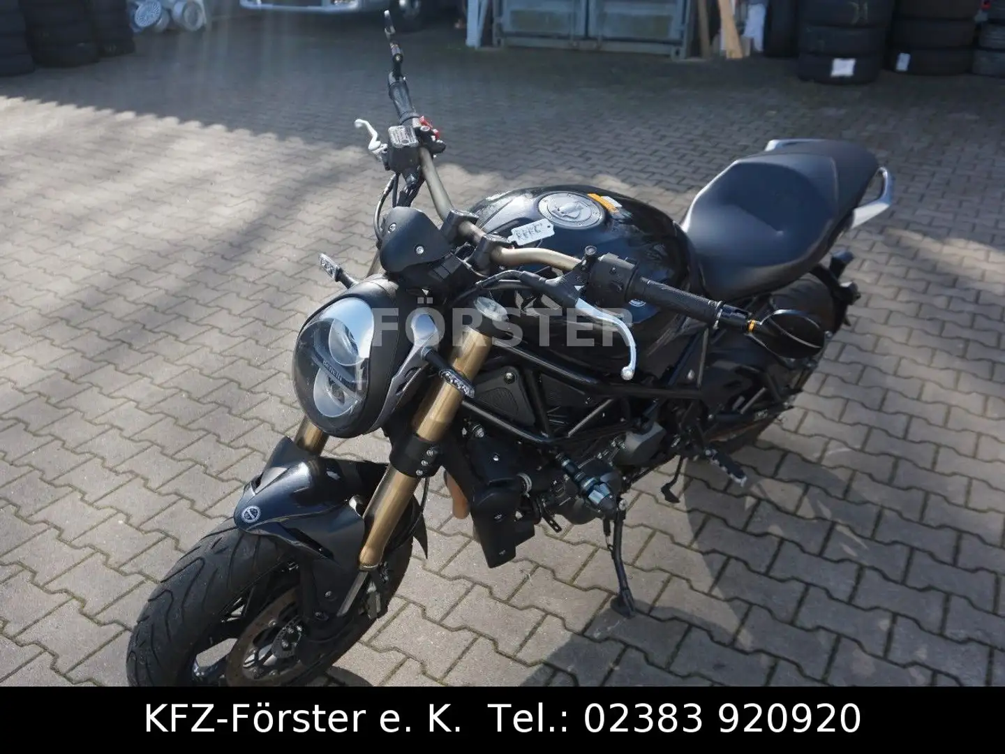 Benelli 752 S Negro - 2