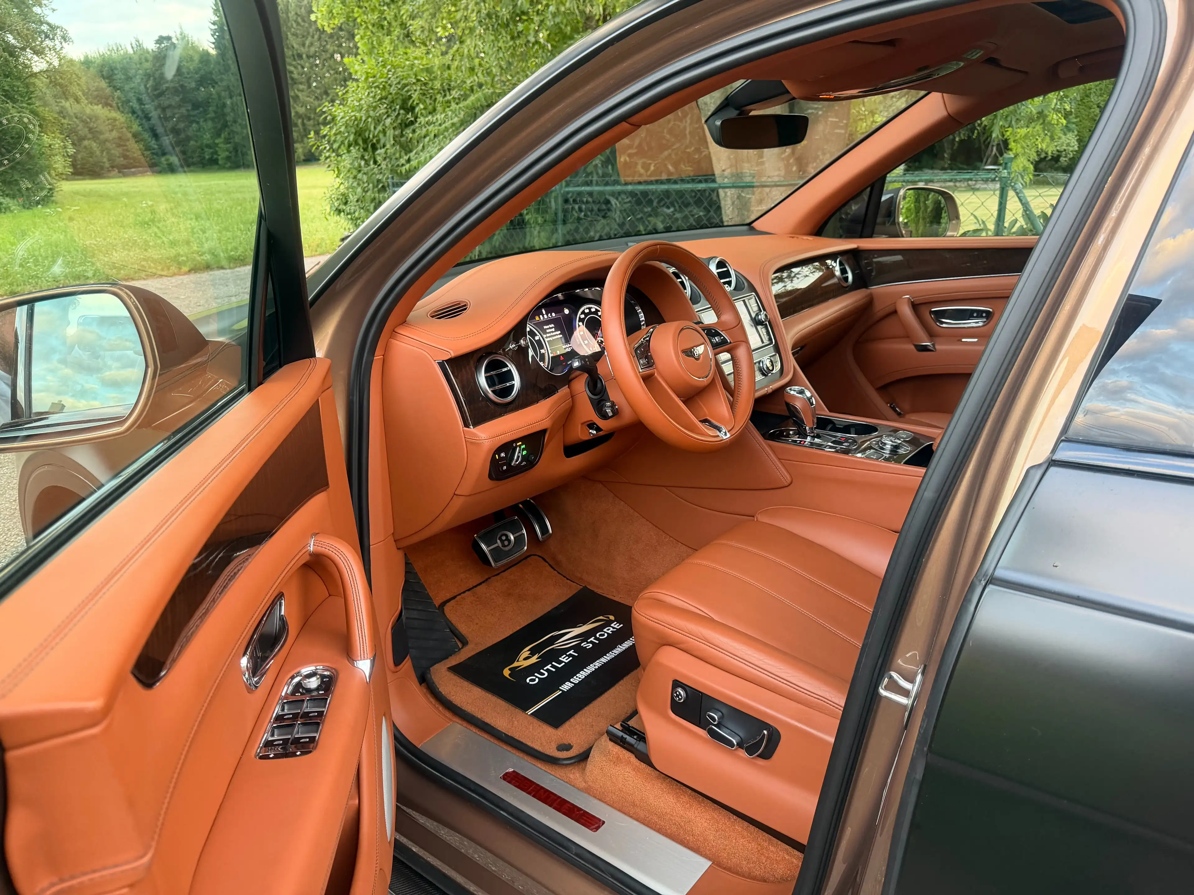 Bentley Bentayga 6,0 W12*First-Class*Carbon*ALL-BLACK*Ein_Traum* — photo 14
