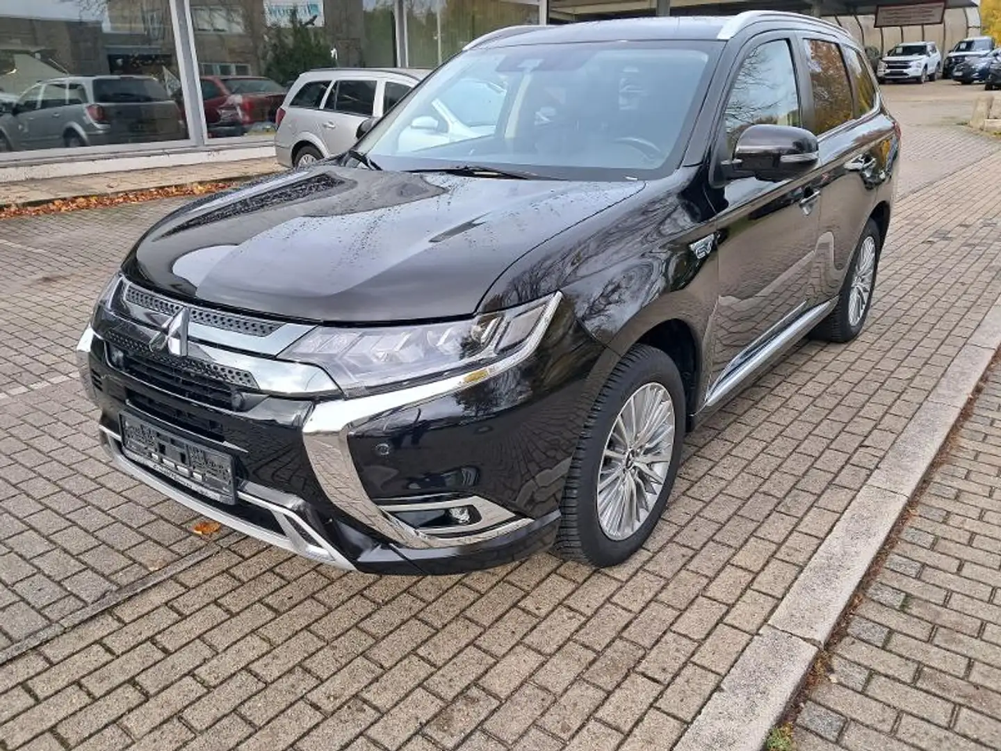 Mitsubishi Outlander PHEV PLUS FA-Paket 2.4 MIVEC 4WD AHK Noir - 1