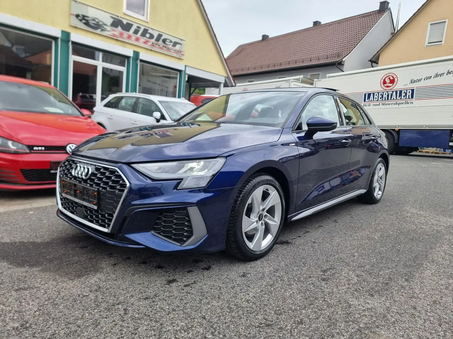 Audi A3 Sportback 35TFSI S-tr. 2x S-Line PANO+LED+AHK Bleu - 1