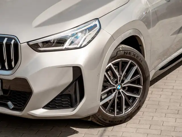 BMW X1 view 8