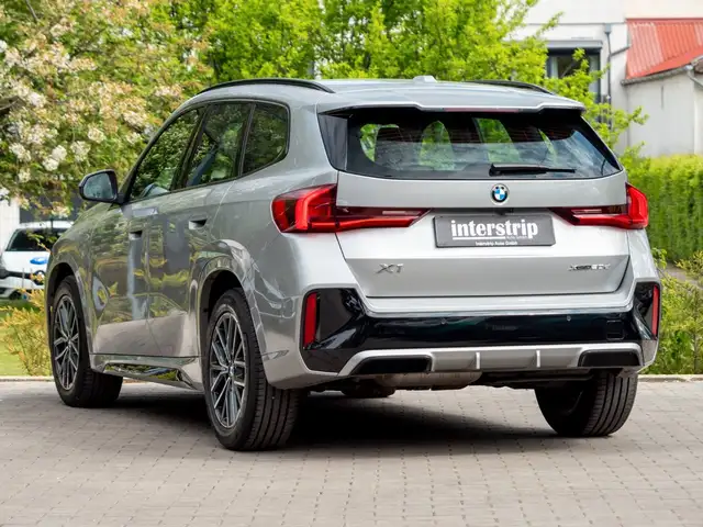 BMW X1 view 4