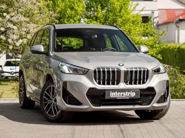 BMW X1 view 3