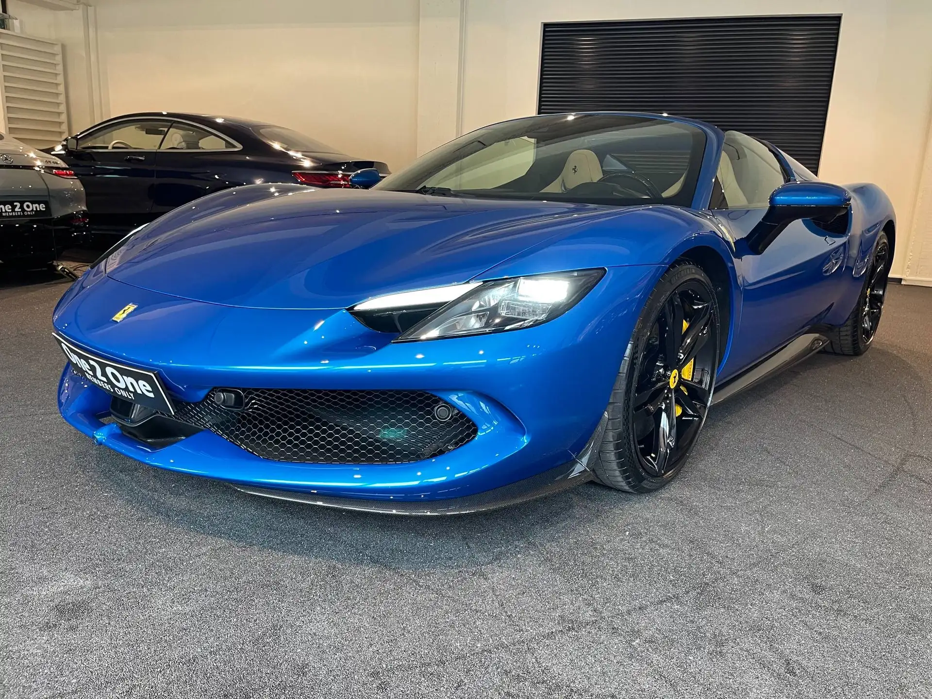 페라리 296 GTS 2025 파랑 사진 2