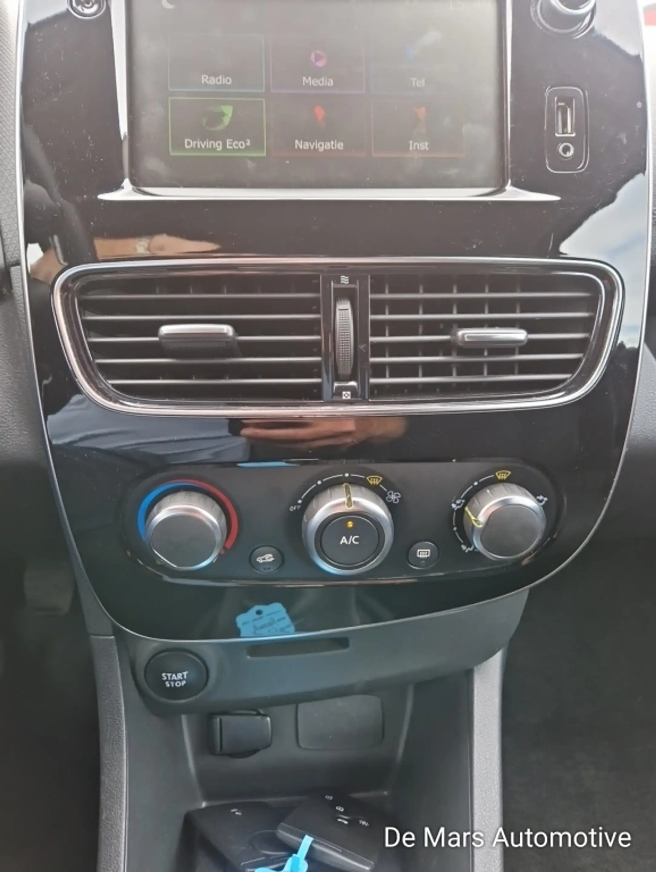 Renault Clio Estate 0.9 TCe Limited NW.Staat. 100%DOH Dealer on — photo 14