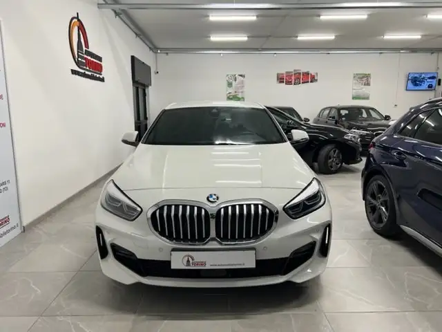 BMW 1 Series view 2