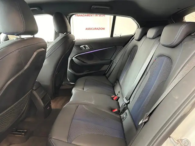 BMW 1 Series view 8