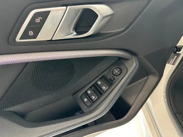 BMW 1 Series view 13