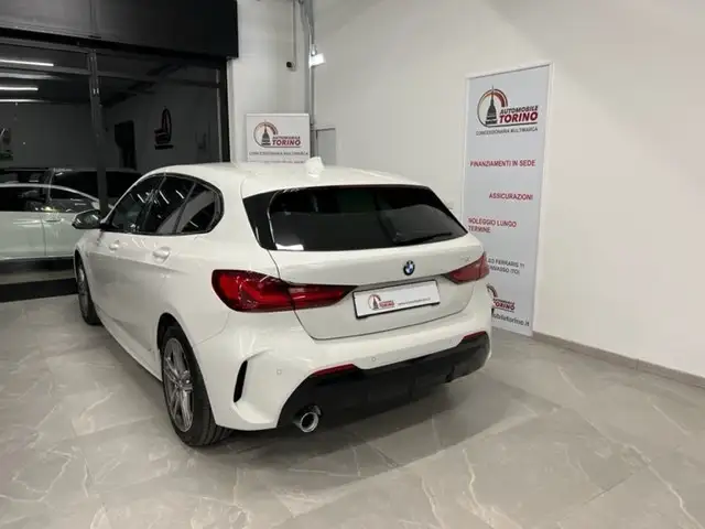 BMW 1 Series view 5