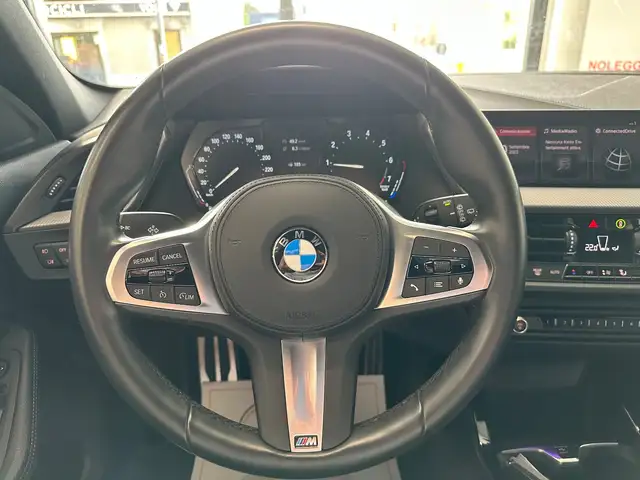 BMW 1 Series view 12