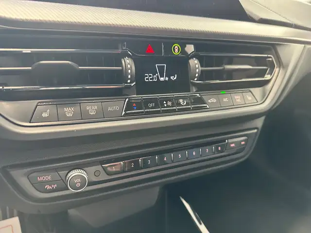 BMW 1 Series view 18
