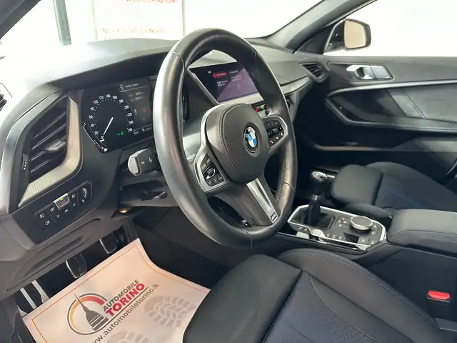 BMW 1 Series view 10