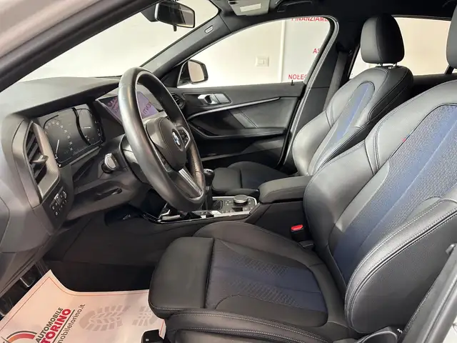 BMW 1 Series view 15