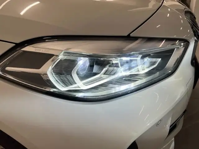 BMW 1 Series view 6