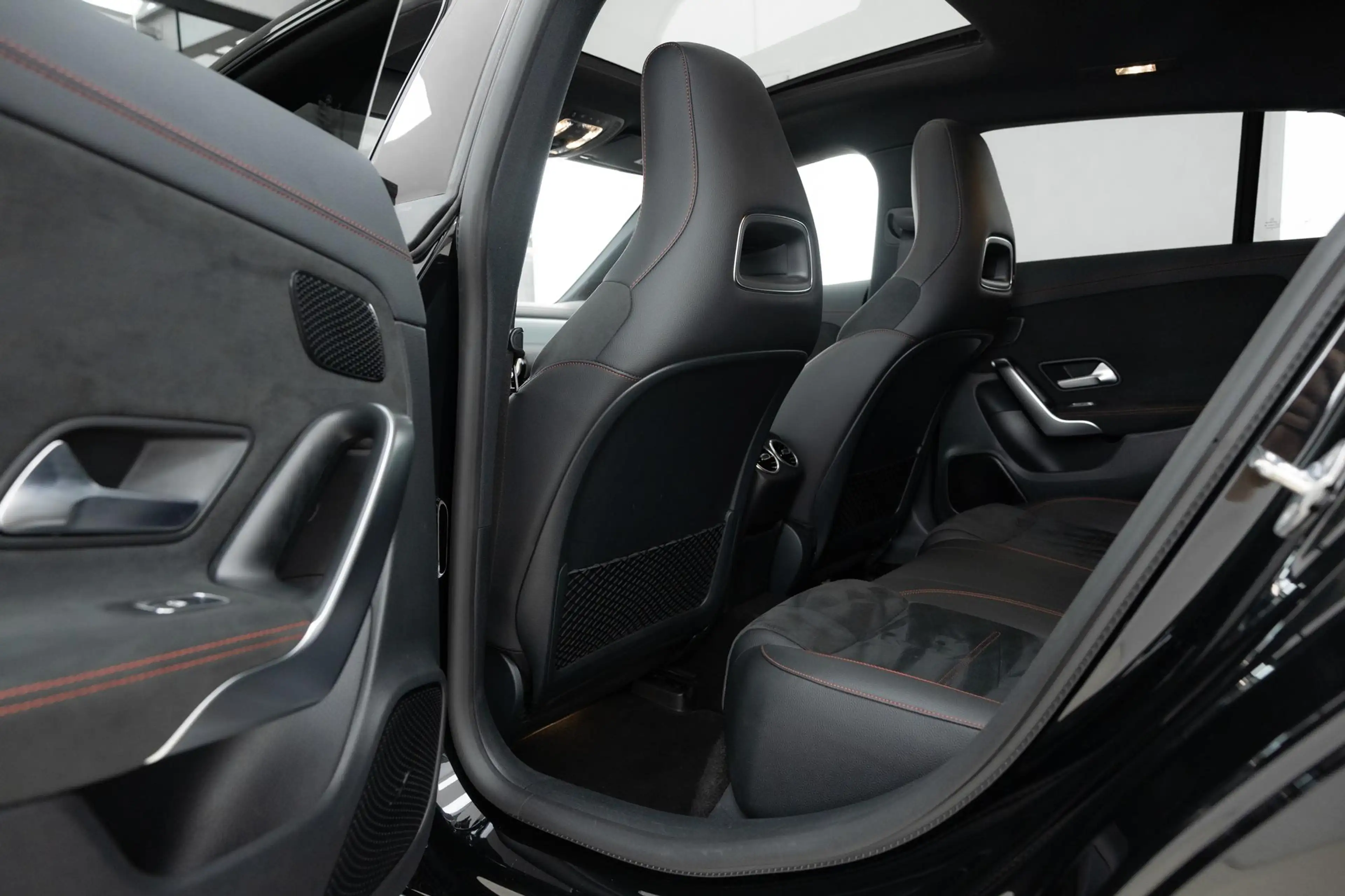 Mercedes-Benz CLA 220 Shooting Brake Premium Plus AMG-line — photo 9