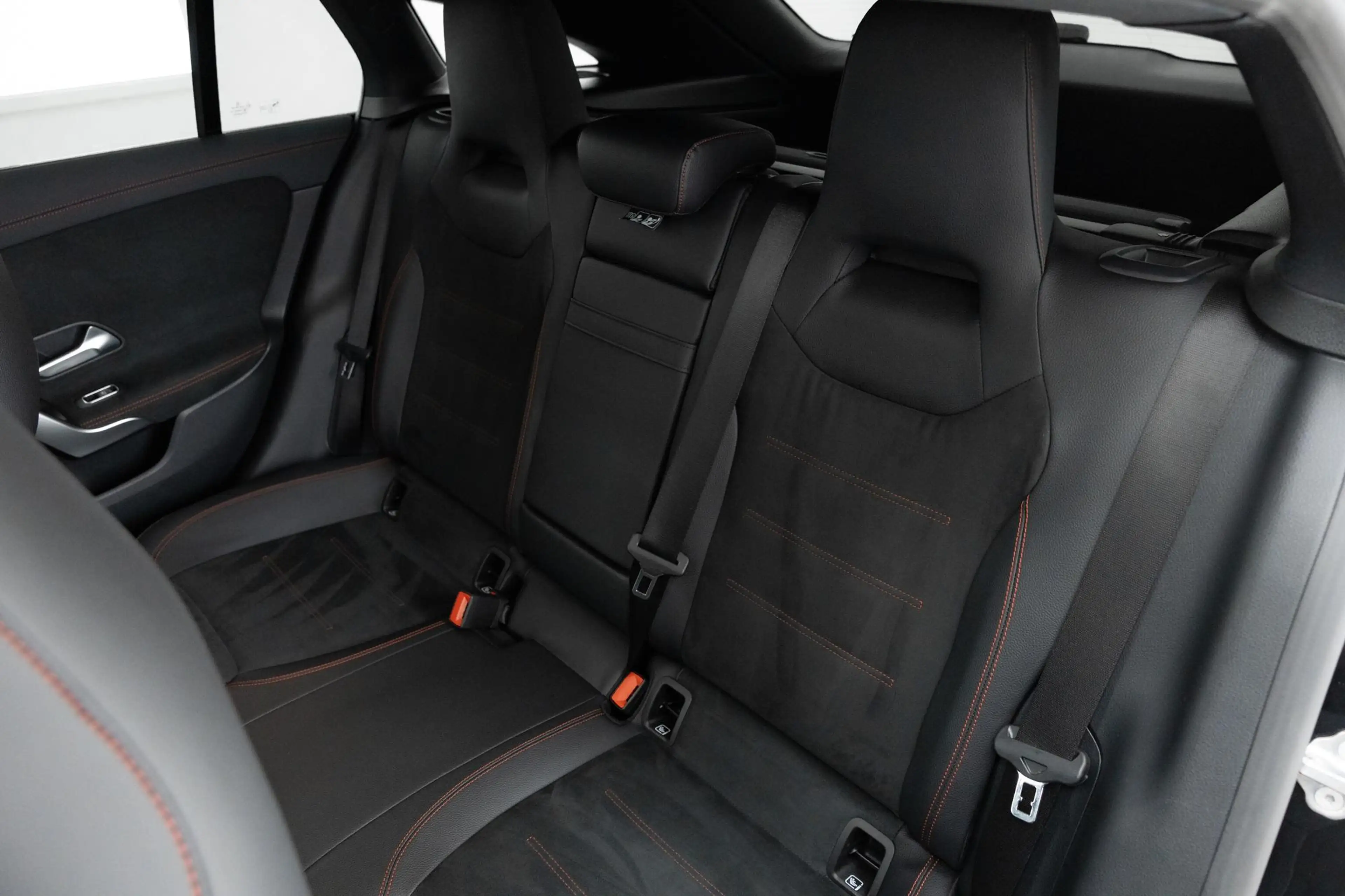 Mercedes-Benz CLA 220 Shooting Brake Premium Plus AMG-line — photo 10