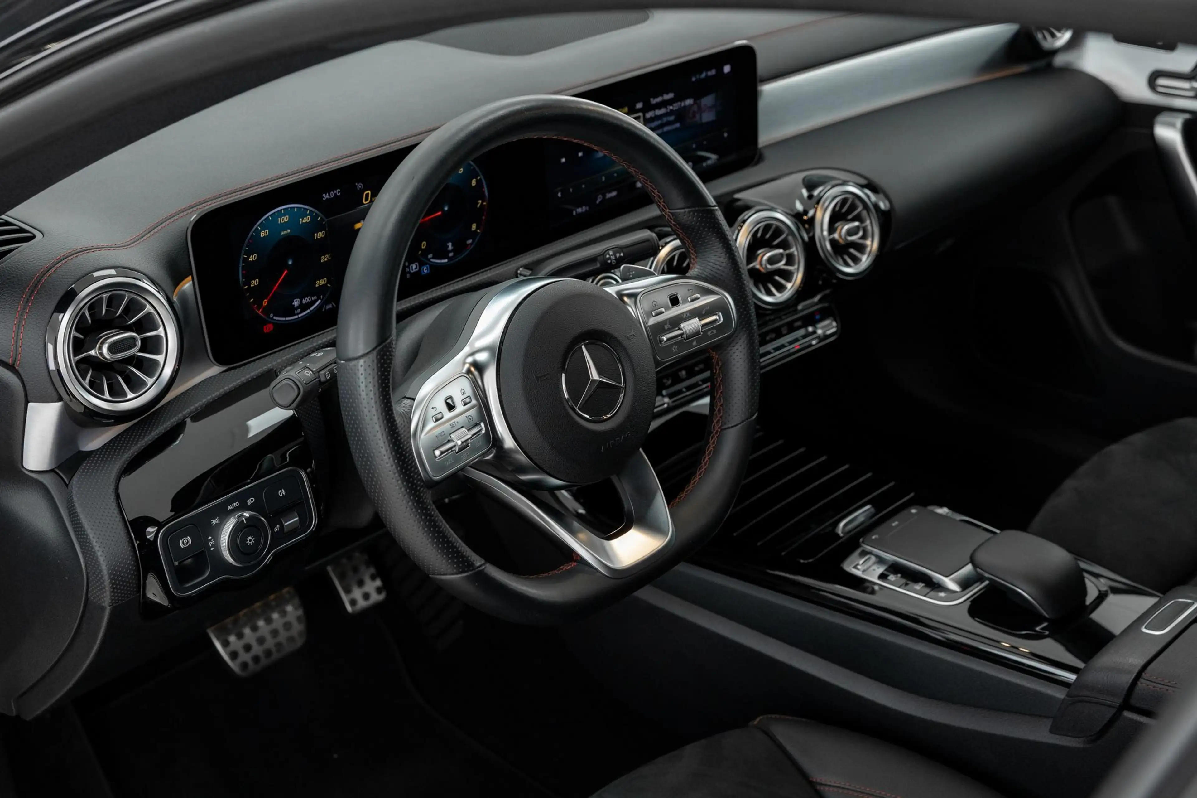 Mercedes-Benz CLA 220 Shooting Brake Premium Plus AMG-line — photo 15