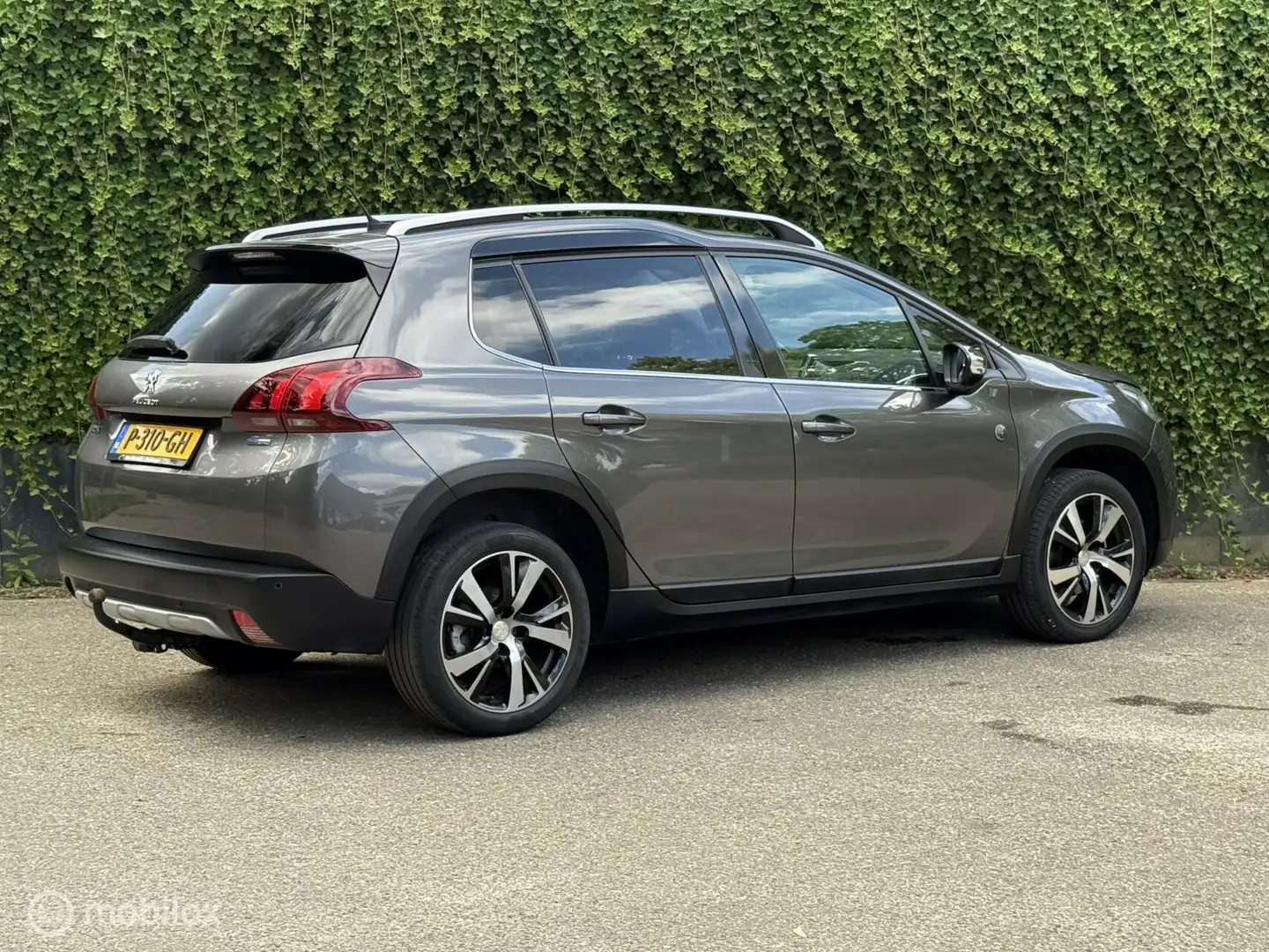 Peugeot 2008 1.2 Allure | GRIP-Control | Pano | Alcantara Grijs - 2