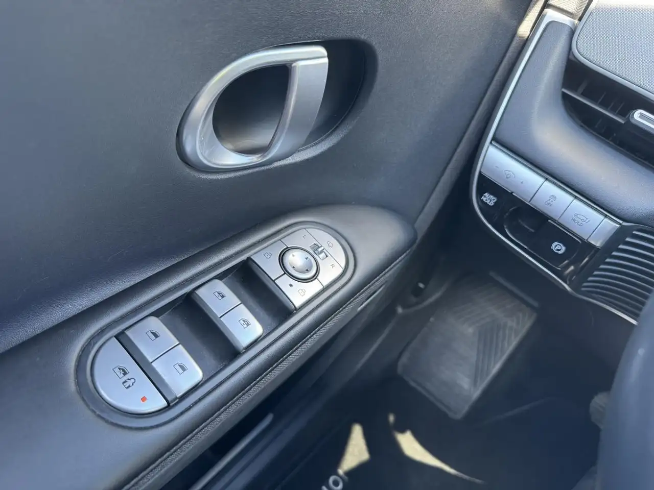 Hyundai IONIQ 5 снимка Hyundai IONIQ 5