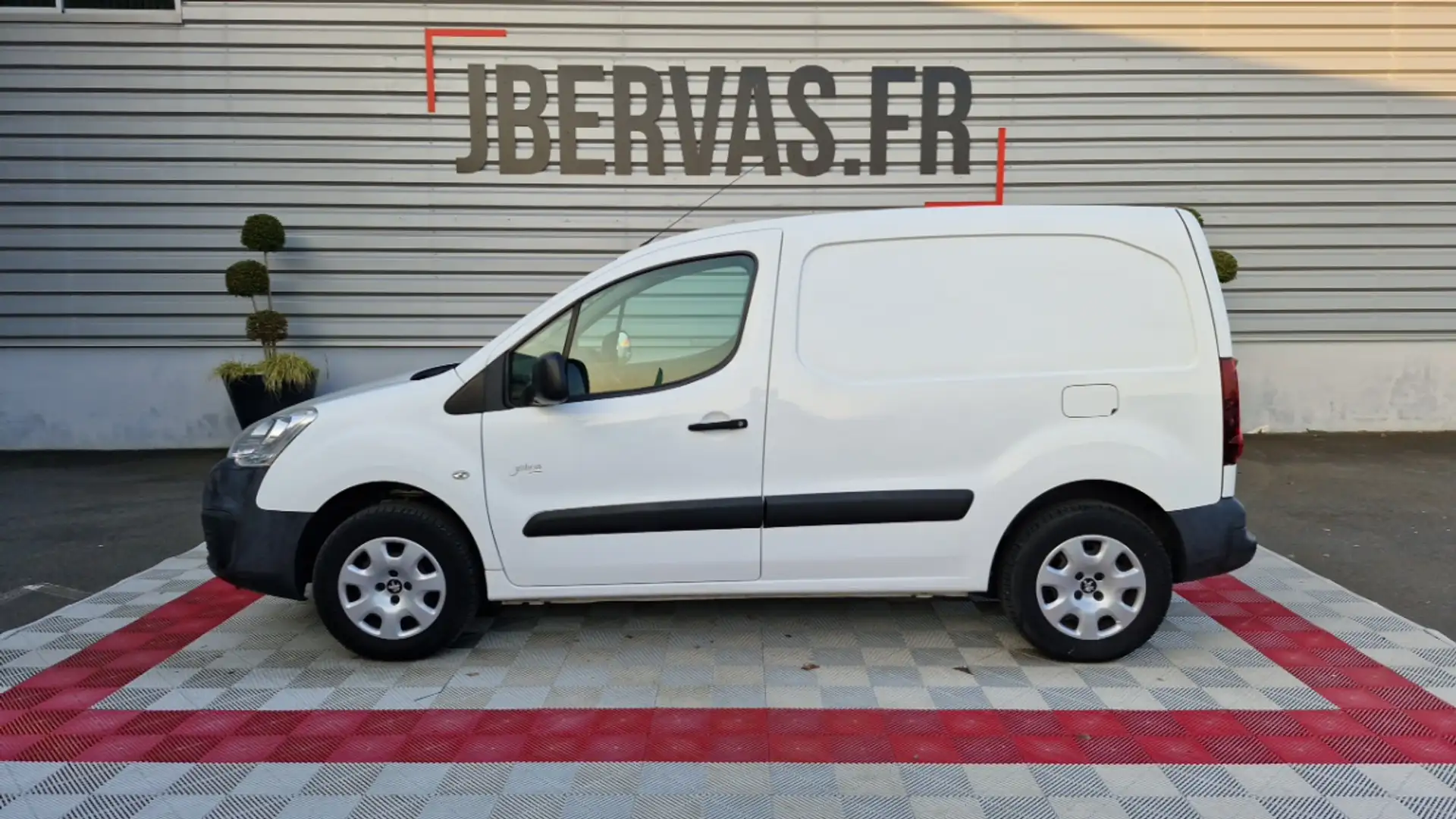 Peugeot Partner FOURGON ELECTRIC STANDARD PREMIUM AVEC BATTERIE Blanc - 1