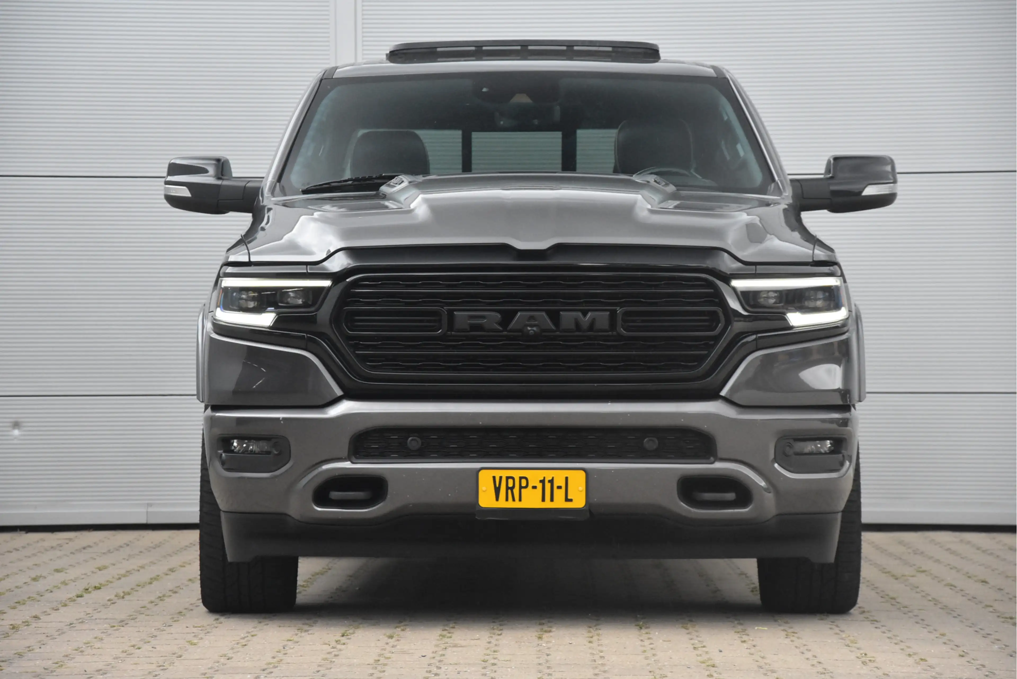 Dodge RAM 1500 5.7 V8 4x4 Crew Cab Limited | Night pack | — photo 19