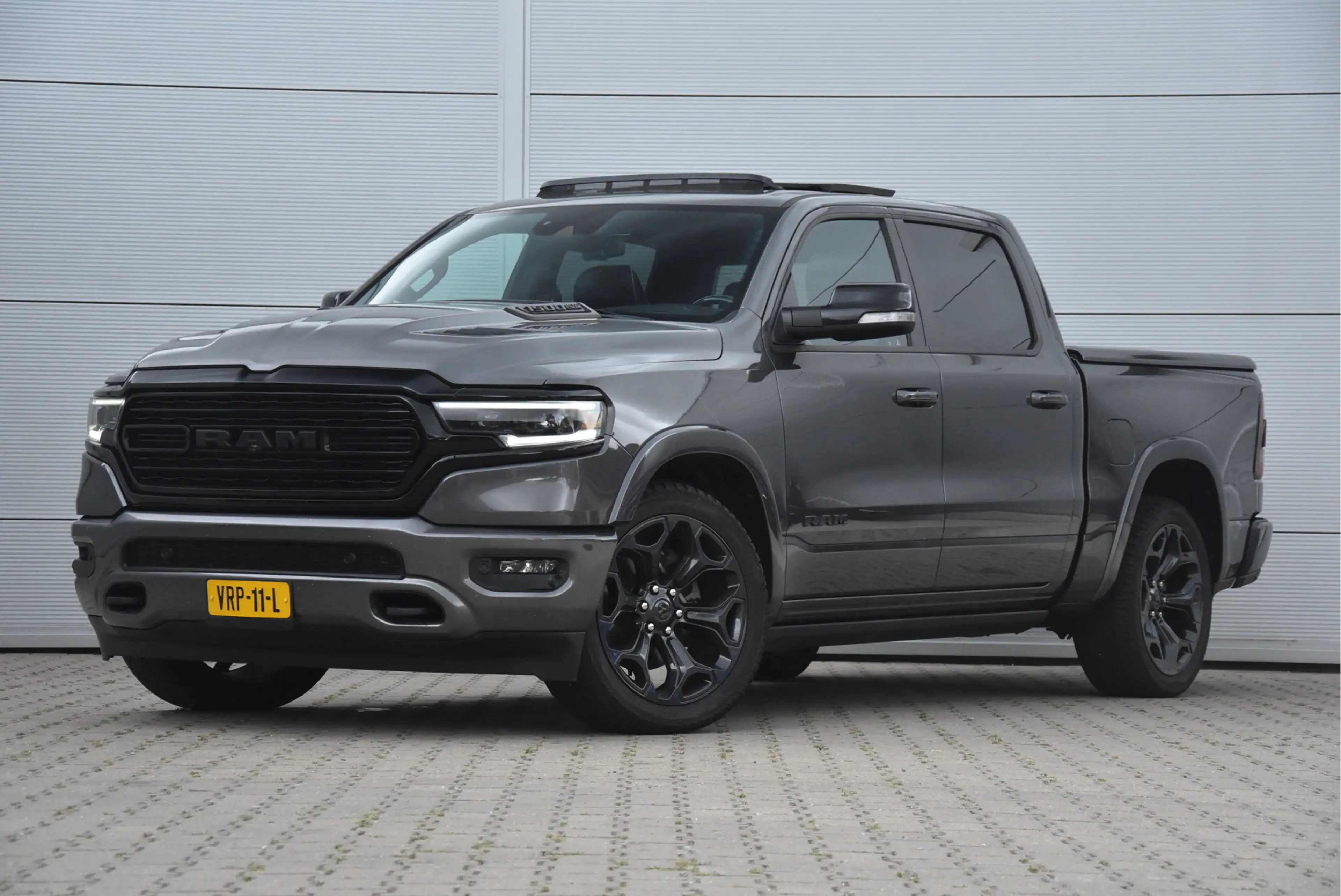 Dodge RAM 1500 5.7 V8 4x4 Crew Cab Limited | Night pack | — photo 29
